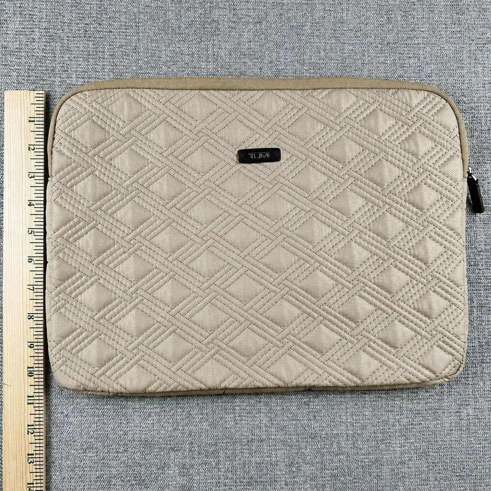 TUMI Quilted Laptop Sleeve Beige Padded Zip Case NWOT Fits 13-14” Laptop